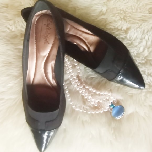 Soft Style Shoes - Shiny Toe Caps! Soft Style Black Pumps (jewelry sold separately)
